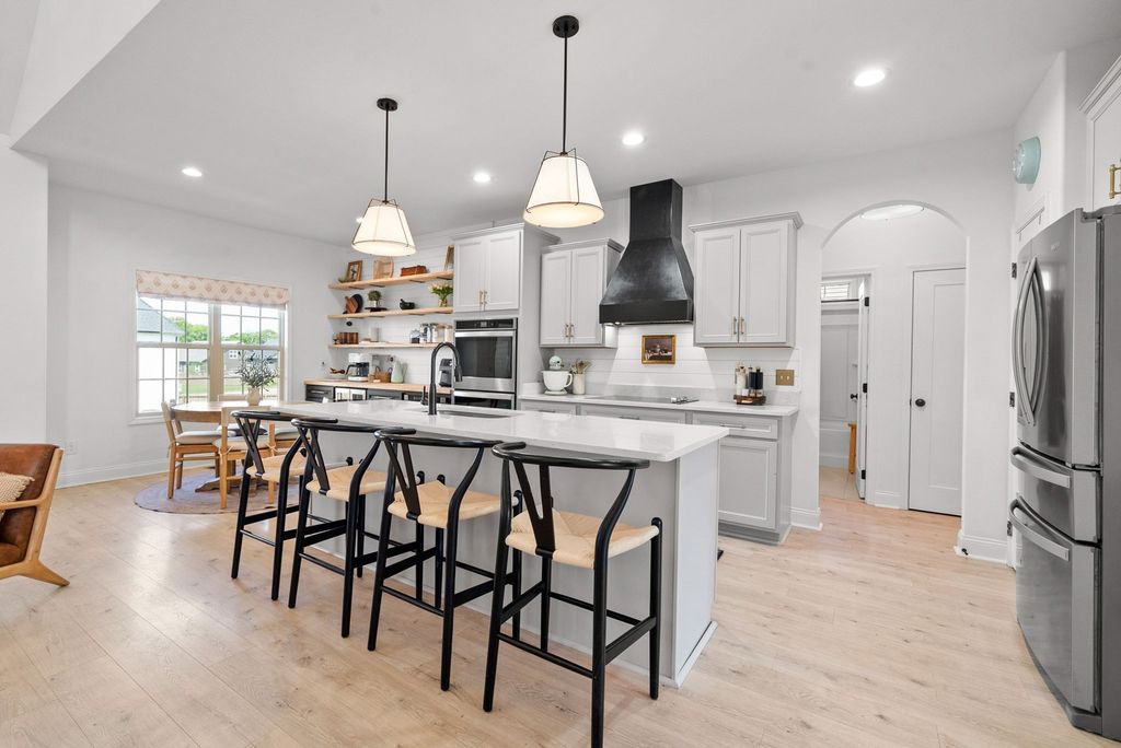 238 Cotoneaster Ln, Clarksville