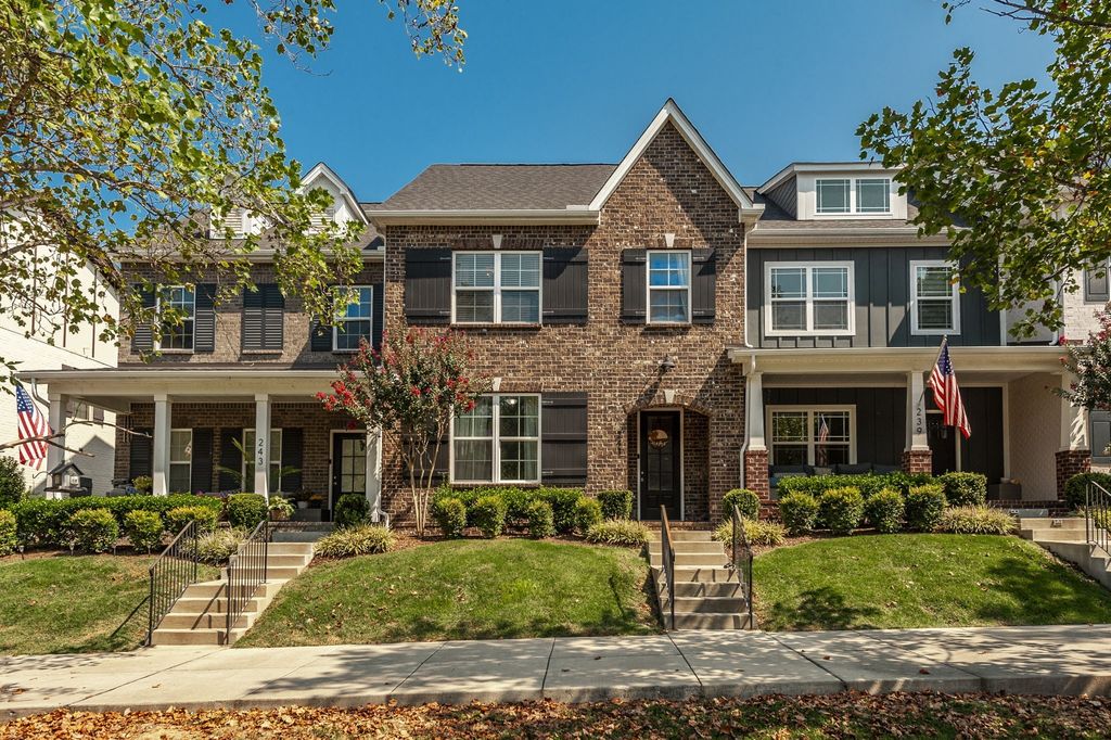 241 Claremont Ct, Gallatin