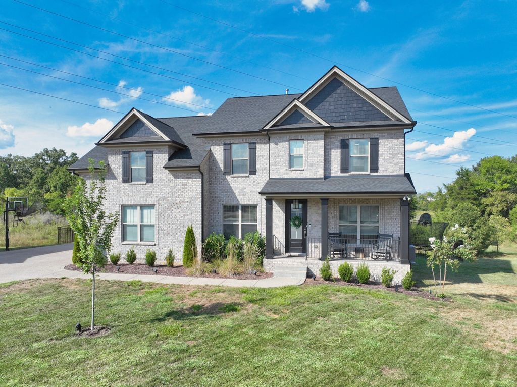 227 Settlers Way, Hendersonville