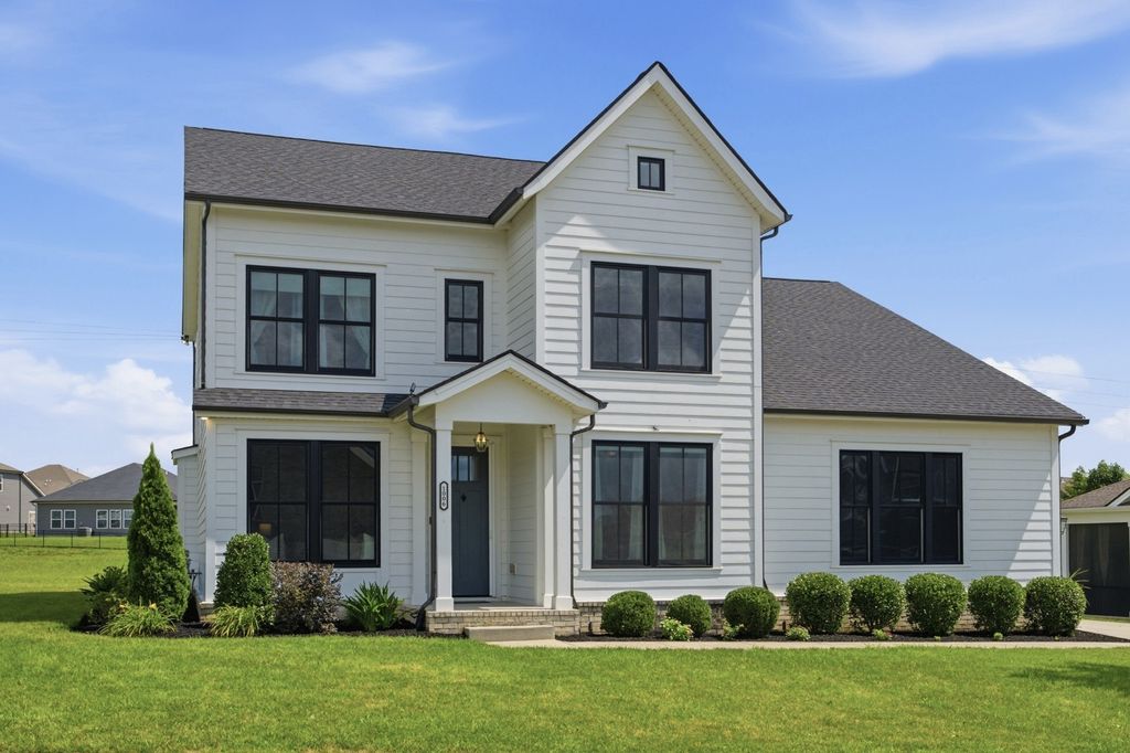 1006 Dermot Dr, Mount Juliet