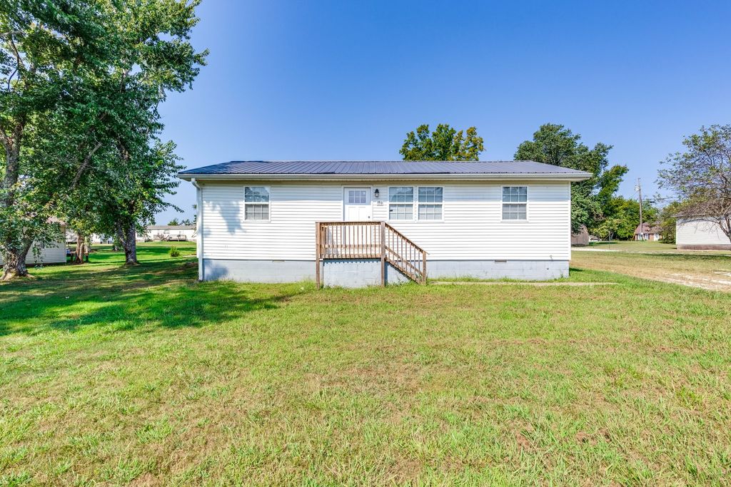 110 Totty Dr, Hohenwald