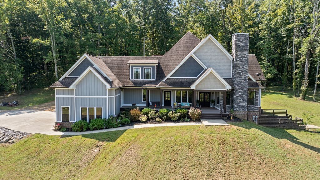 4218 Sequoia Ln, College Grove