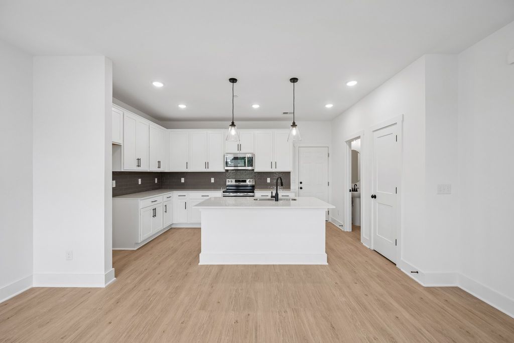 2597 Peaceful Valley Dr, Columbia