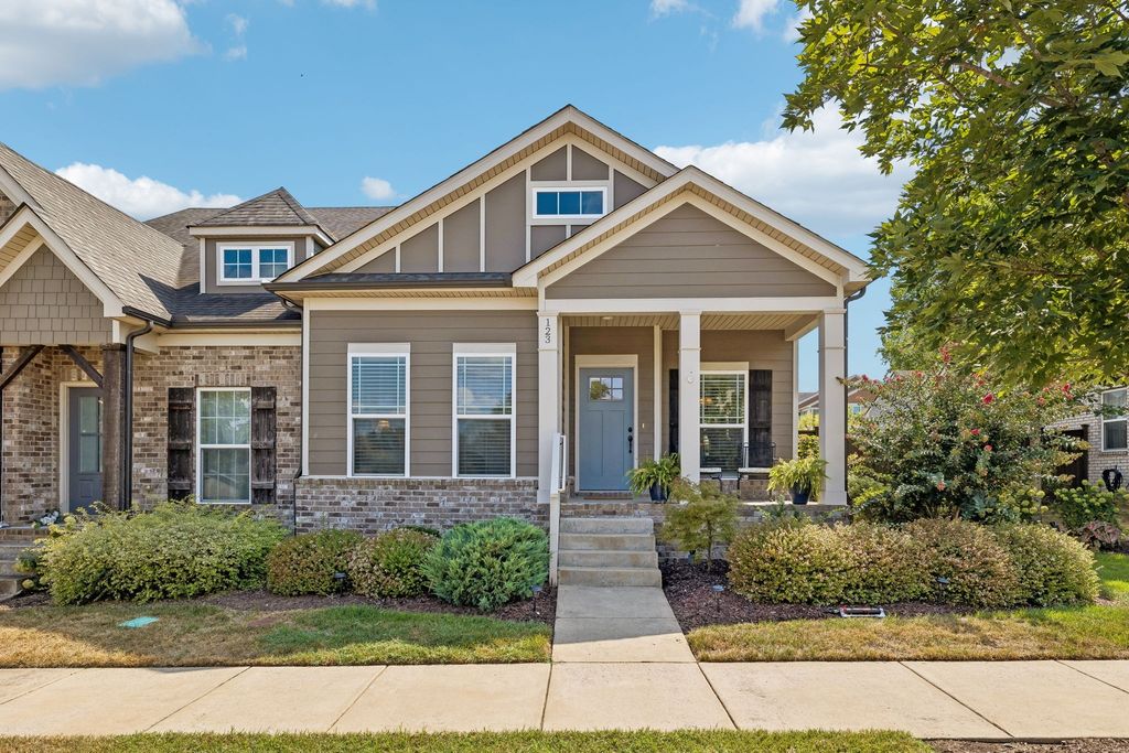 123 Spade Leaf Blvd, Hendersonville