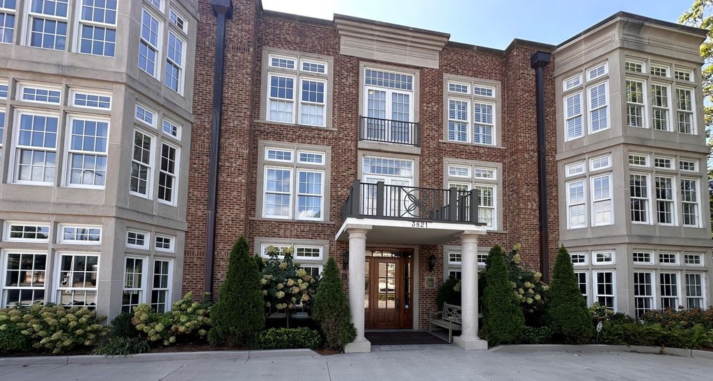3821 West End Ave 202, Nashville