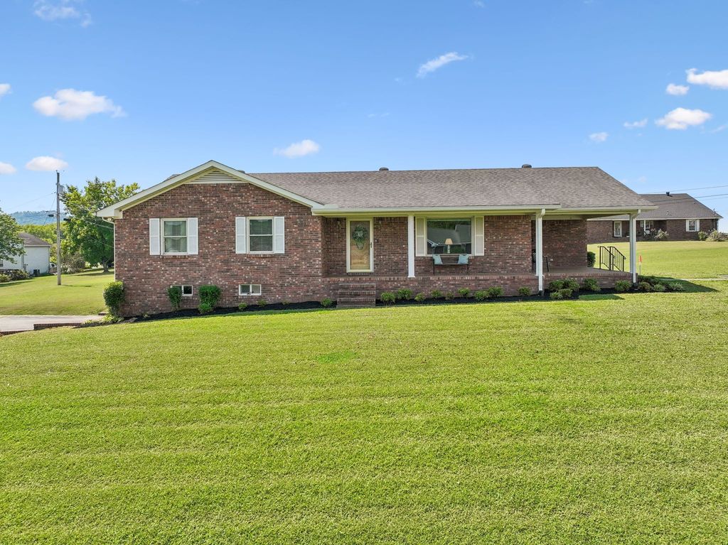 11 Hills Dale Ln W, Carthage