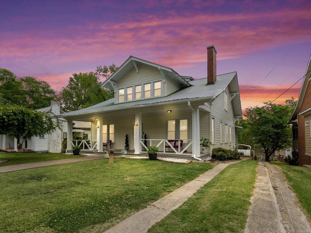 405 Mulberry Ave, Fayetteville