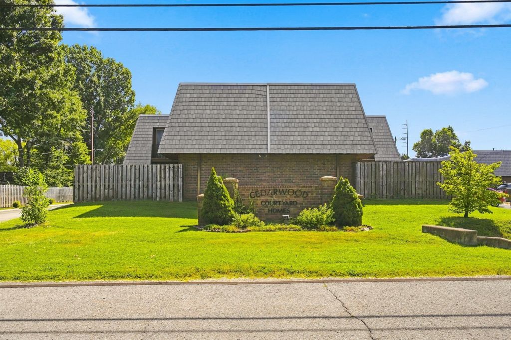 237 Cedarwood Ln, Madison