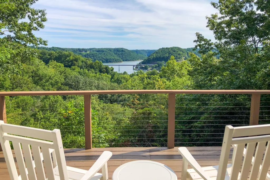 587 Ridge Top Rd, Sparta