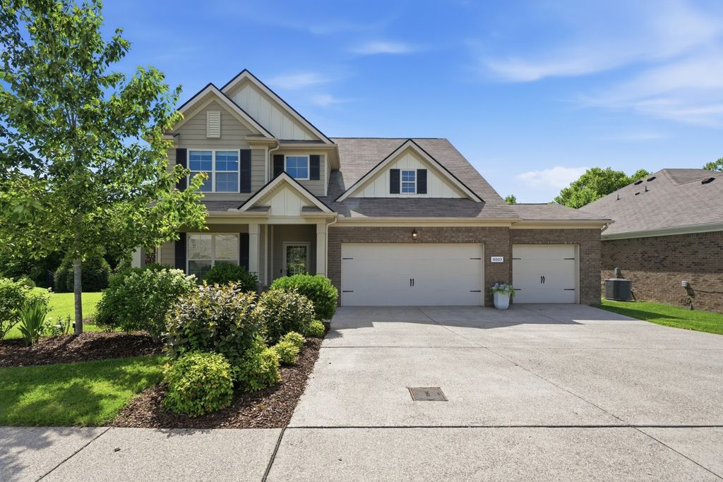 8003 Forest Hills Drive, Spring Hill