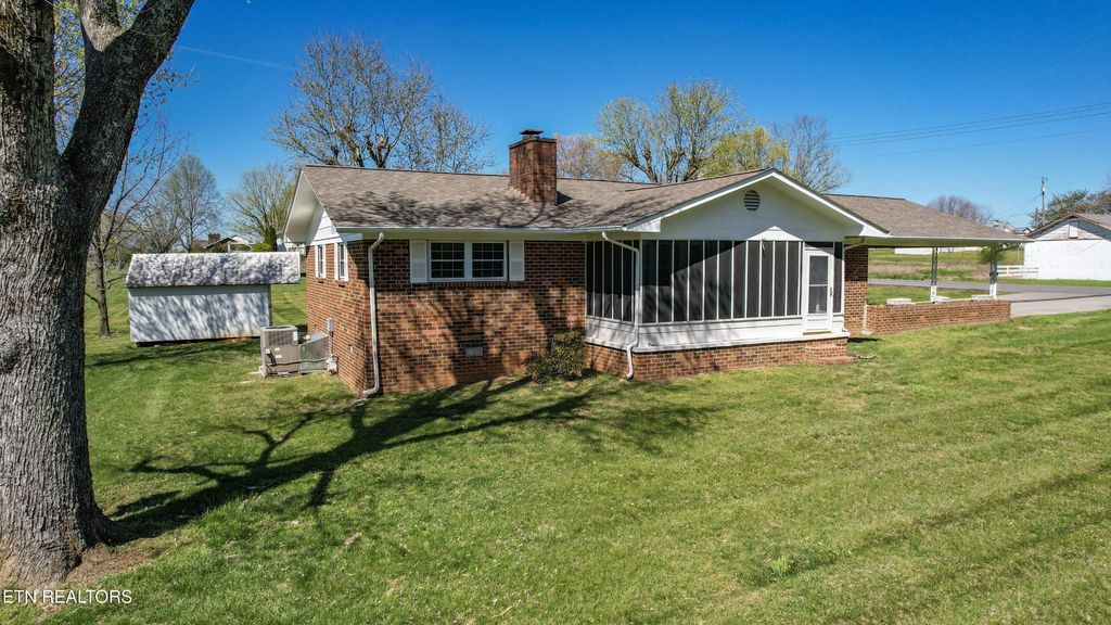 1102 S Tellico St S St, Madisonville