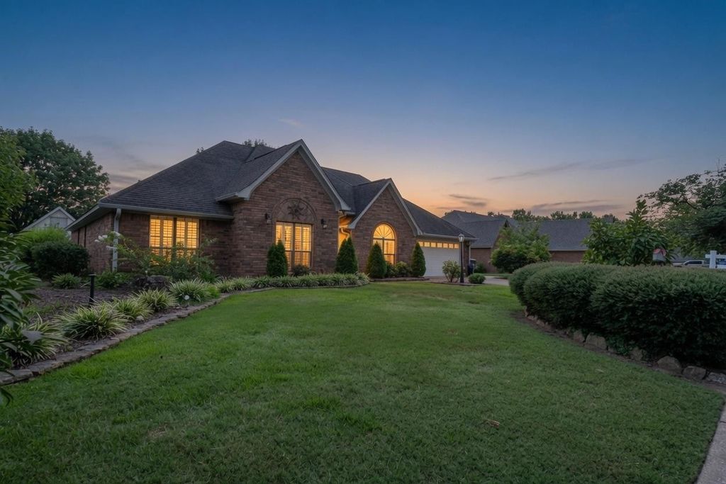 3626 Appling Lake Dr, Bartlett
