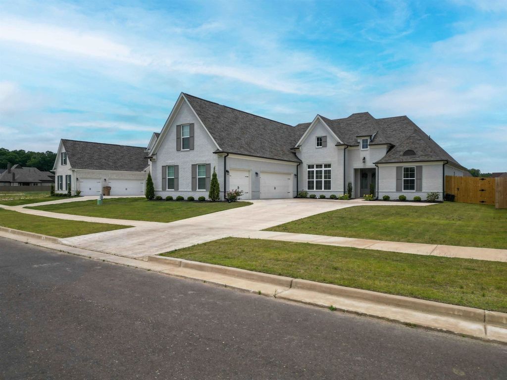 9606 Grays Hollow Dr, Cordova