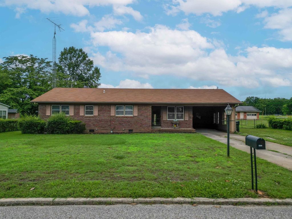1037 W End St, Bolivar