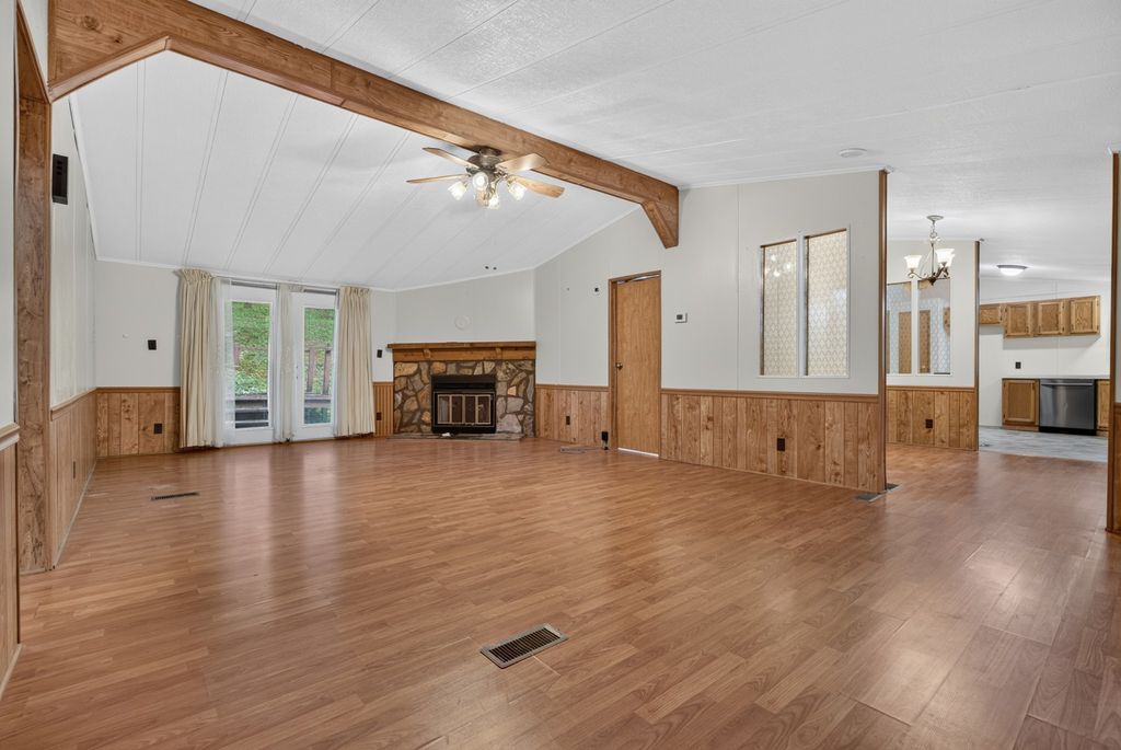 401 Hermitage Cir, Bumpus Mills