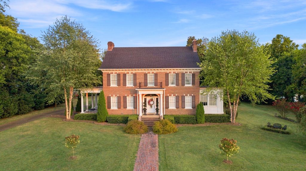 211 W Blackwell St, Tullahoma