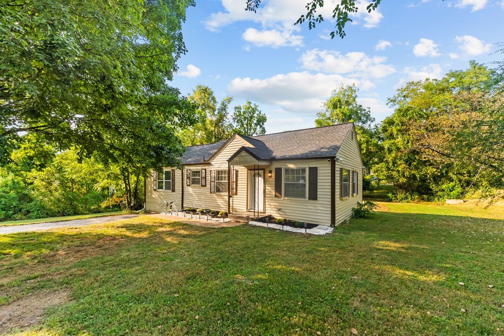 1232 Coarsey Dr, Nashville