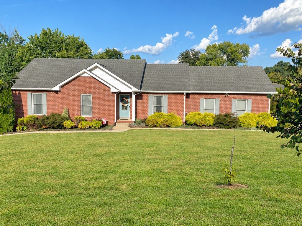 301 Locust Rd, Clarksville