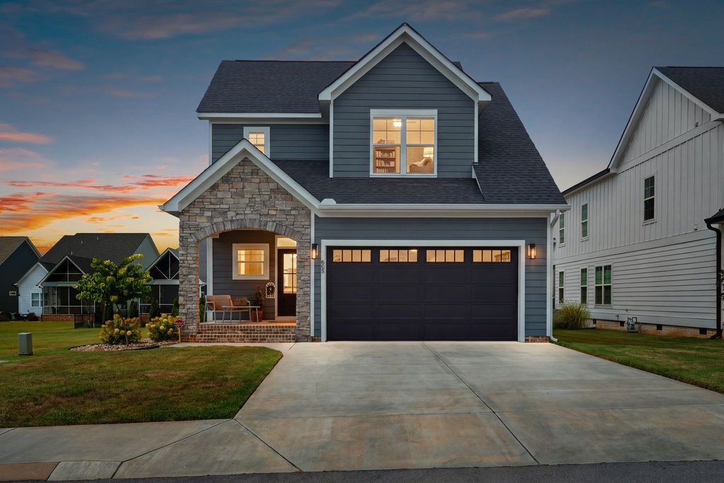 605 River Watch Way, Winchester