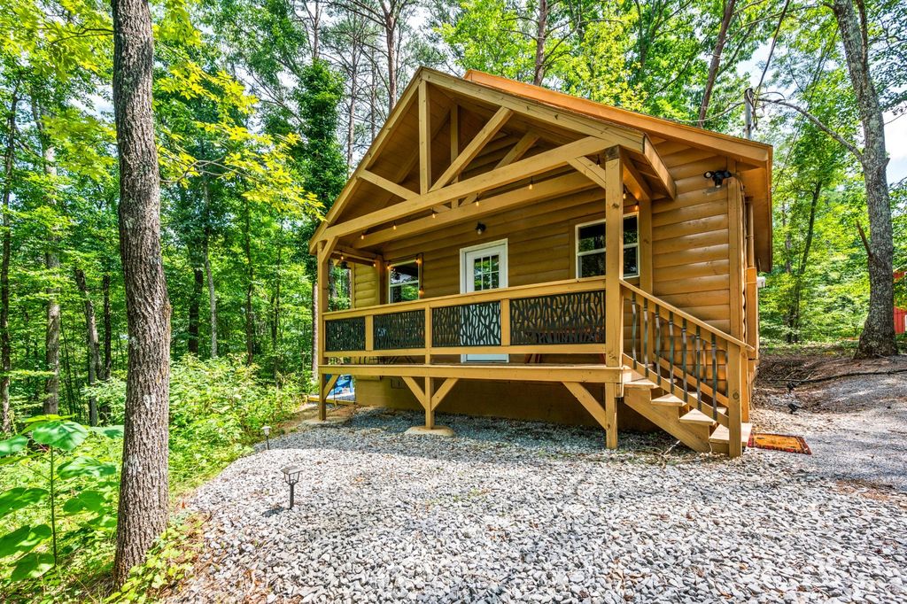 1634 S Mountain View Road, Sevierville