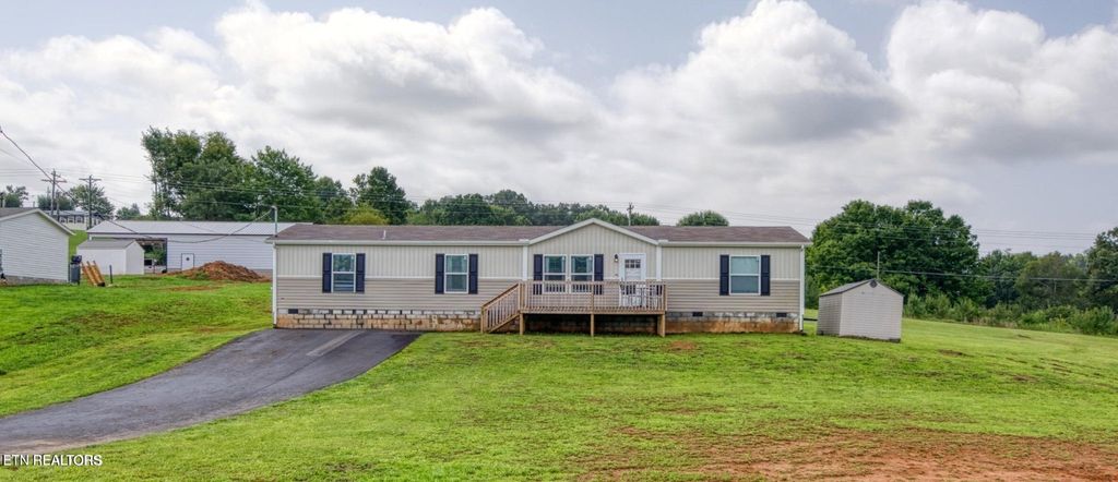 435 Barry Cove, Dandridge