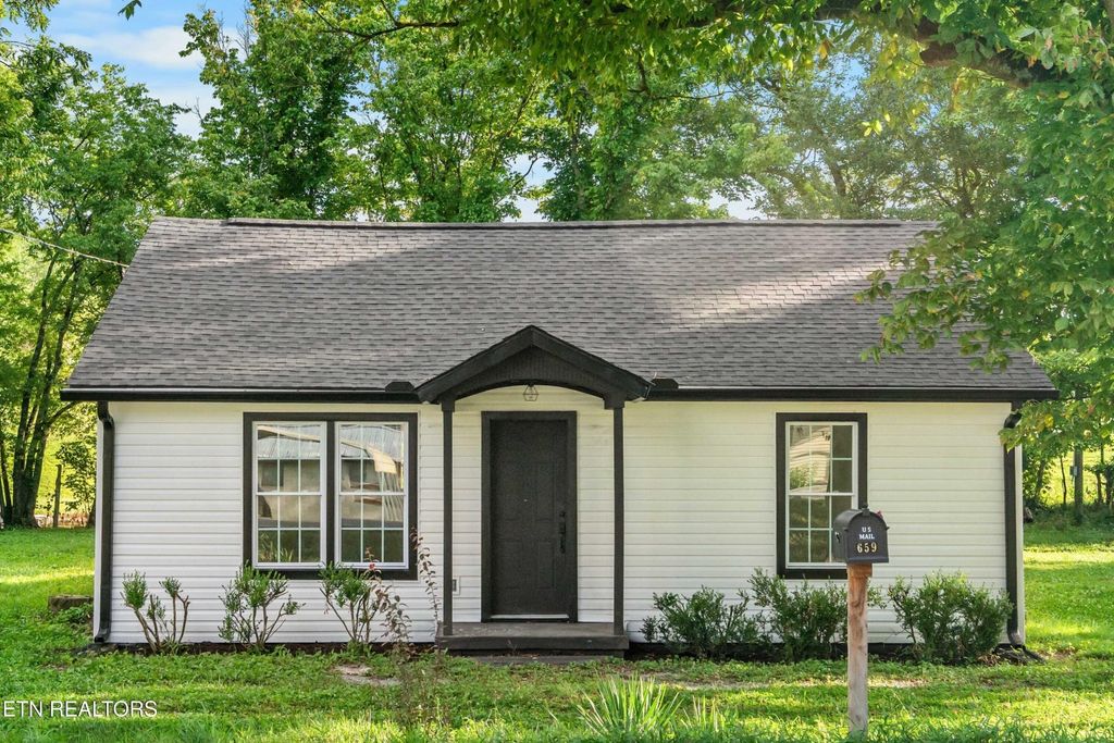 659 River Rd, Decatur