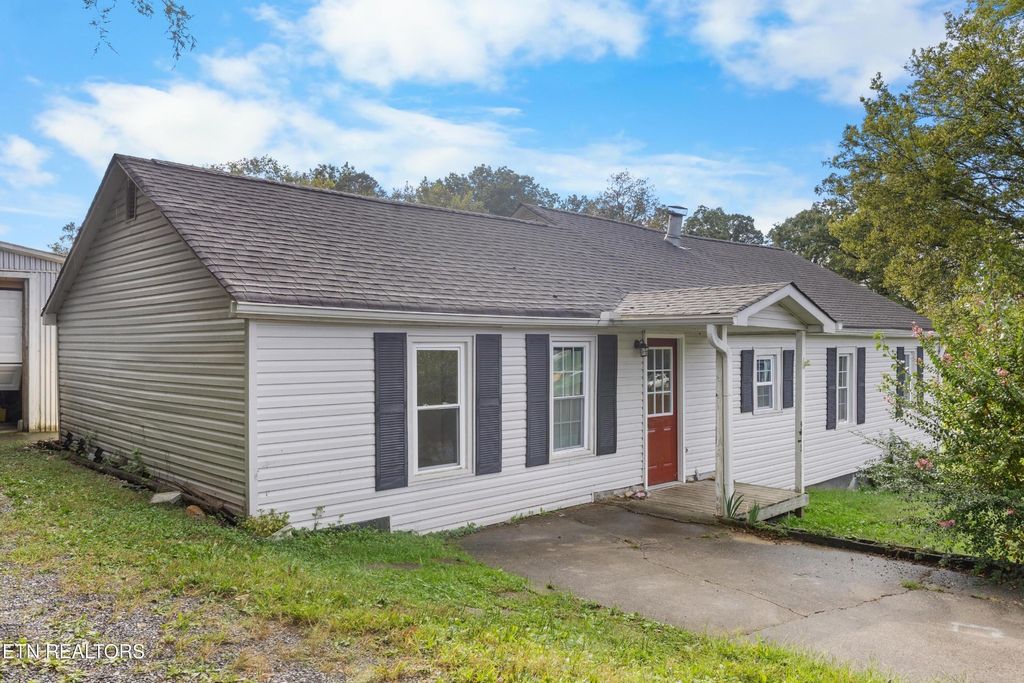 4854 Co Op Rd, Rockford