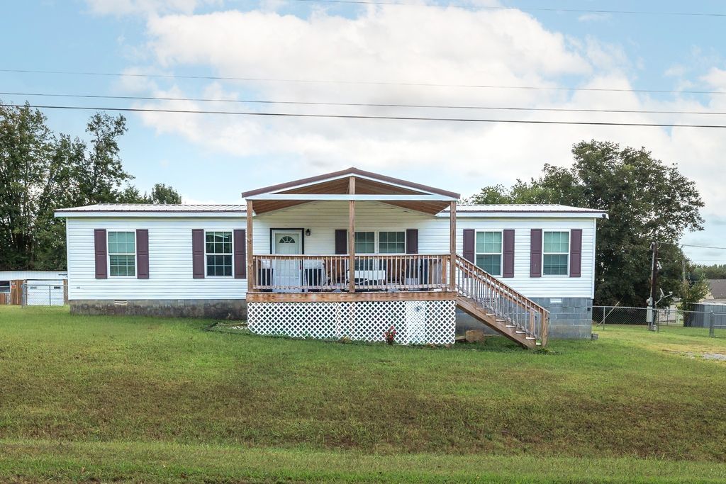 14 Pioneer Dr, Fayetteville