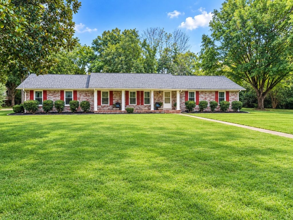 146 W Clearview Dr, Murfreesboro