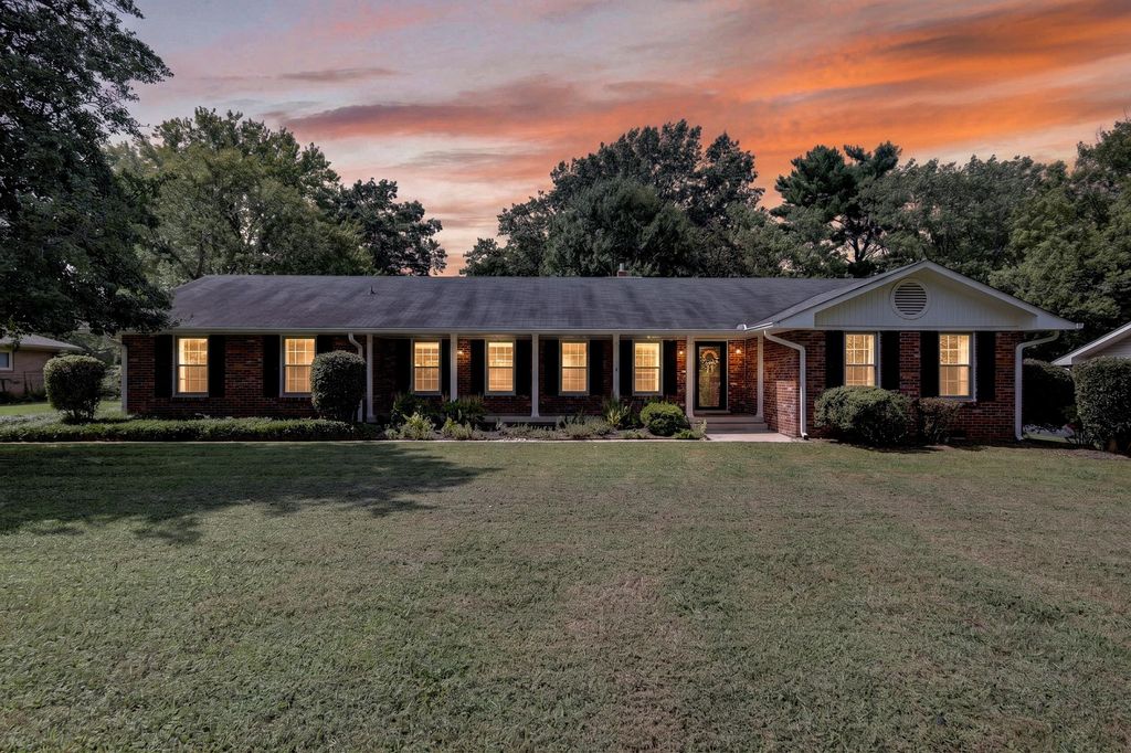 1110 Houston Dr, Murfreesboro