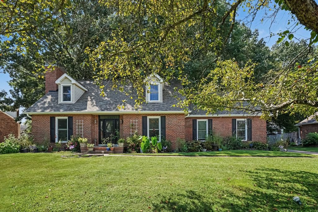 225 Longwood Ln, Clarksville