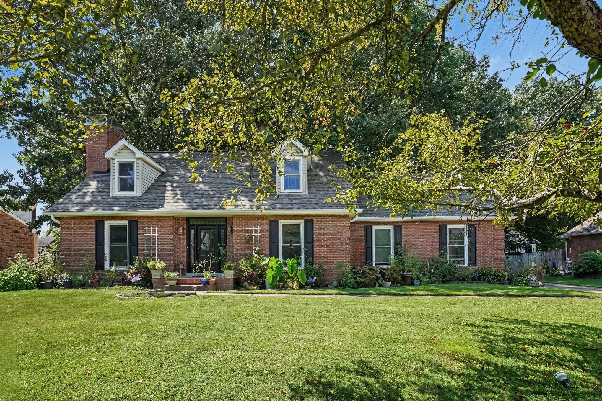 Photo for MLS 3545804 in 225 Longwood Ln Clarksville, TN - 37043
