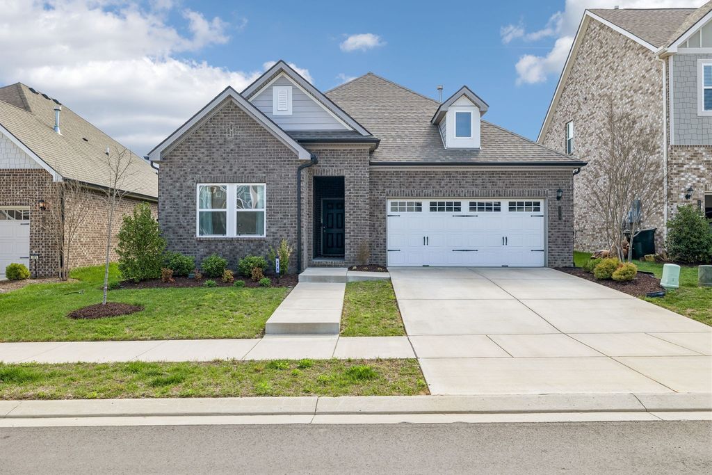 375 Triple Crown Cir, Gallatin