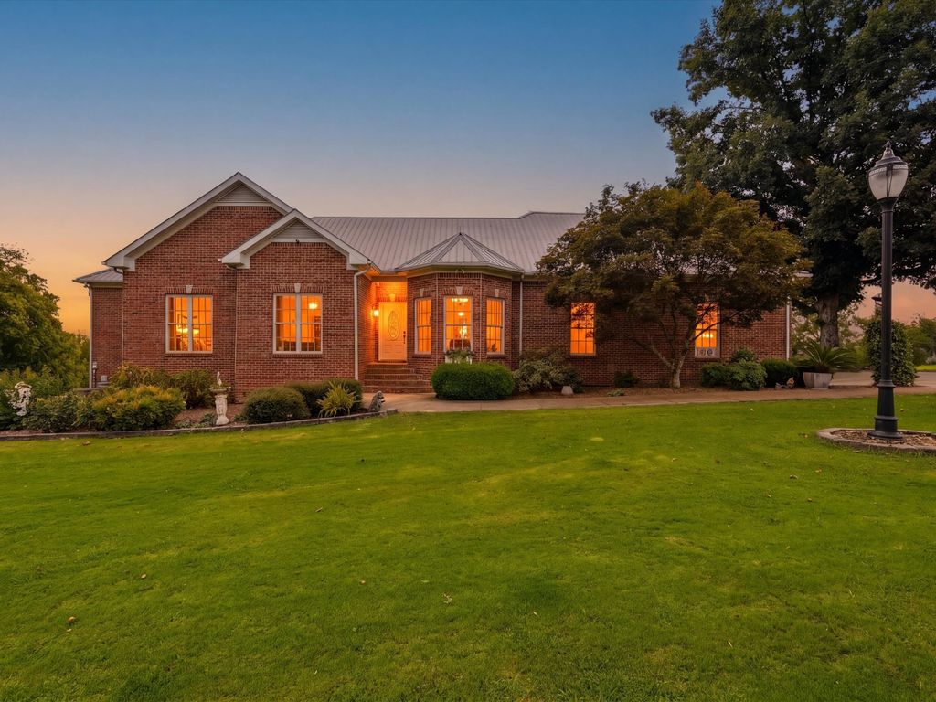 1094 Old Elkton Pike, Fayetteville