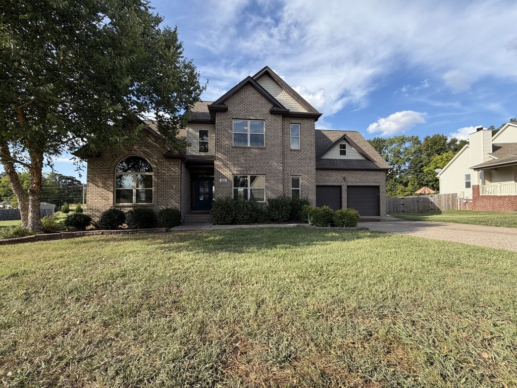 308 W Winterberry Trl, White House
