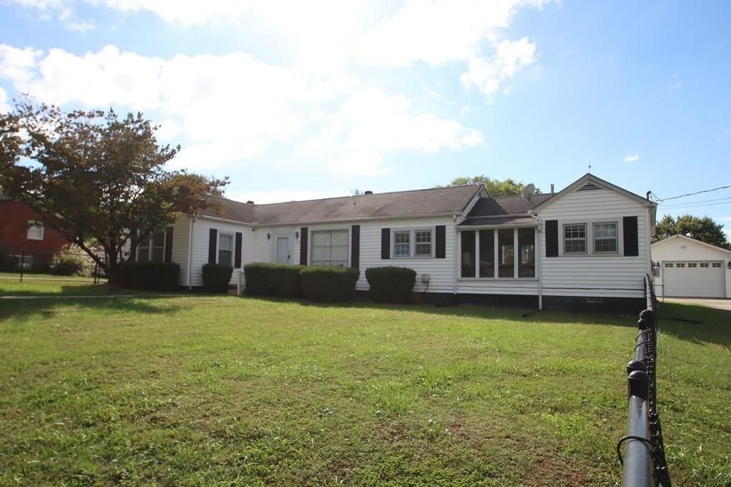 319 Mount View Dr, Sparta