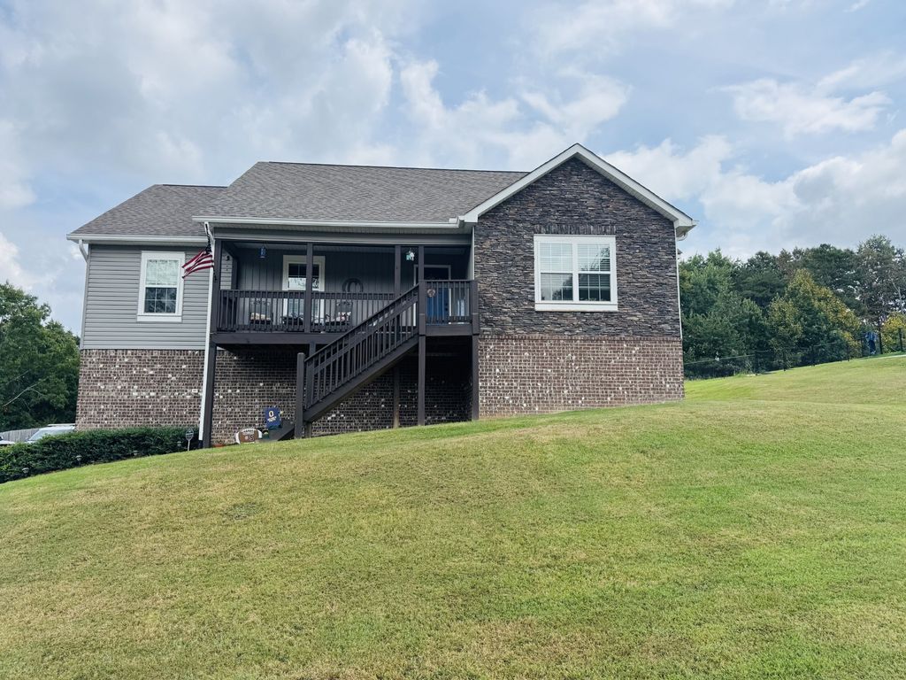 286 Timber Top Crossing Se, Cleveland