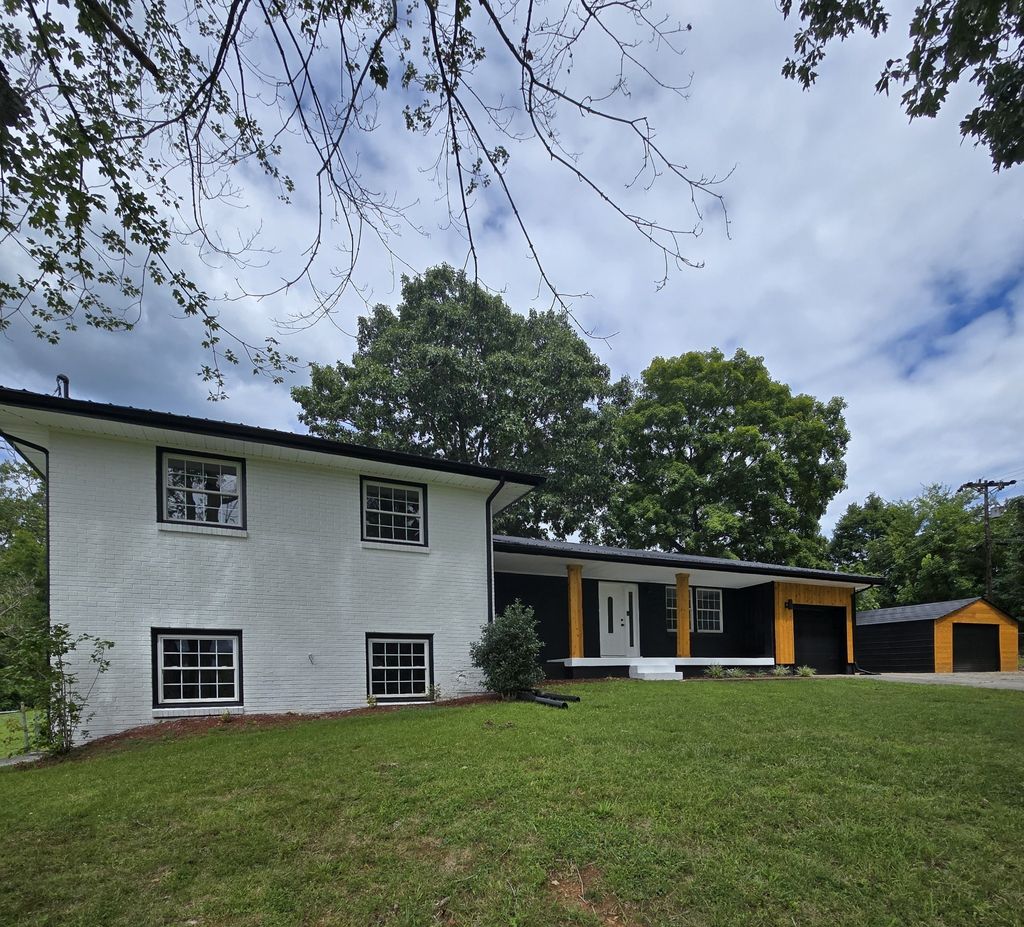 1787 W Elmwood Rd, Clarksville