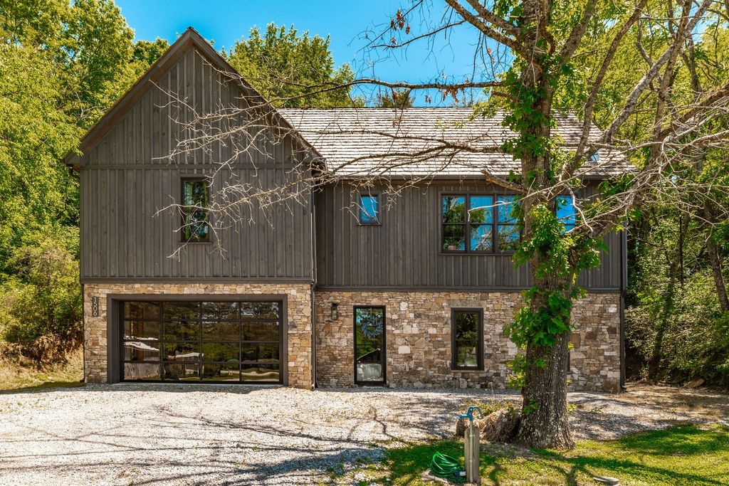 1506 Rock Springs Rd, Bethpage