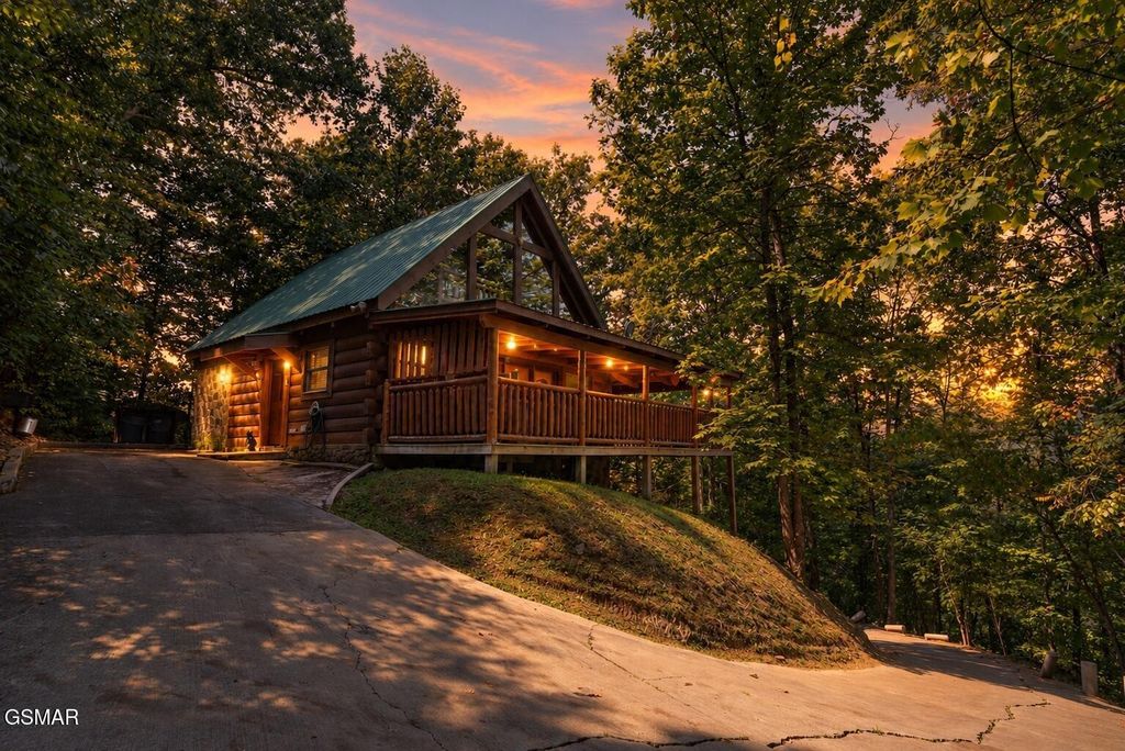 3823 Dollys Drive, Sevierville