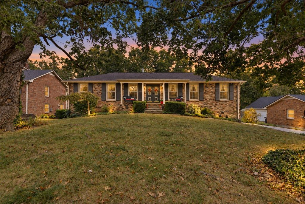 745 Goodpasture Ter, Nashville