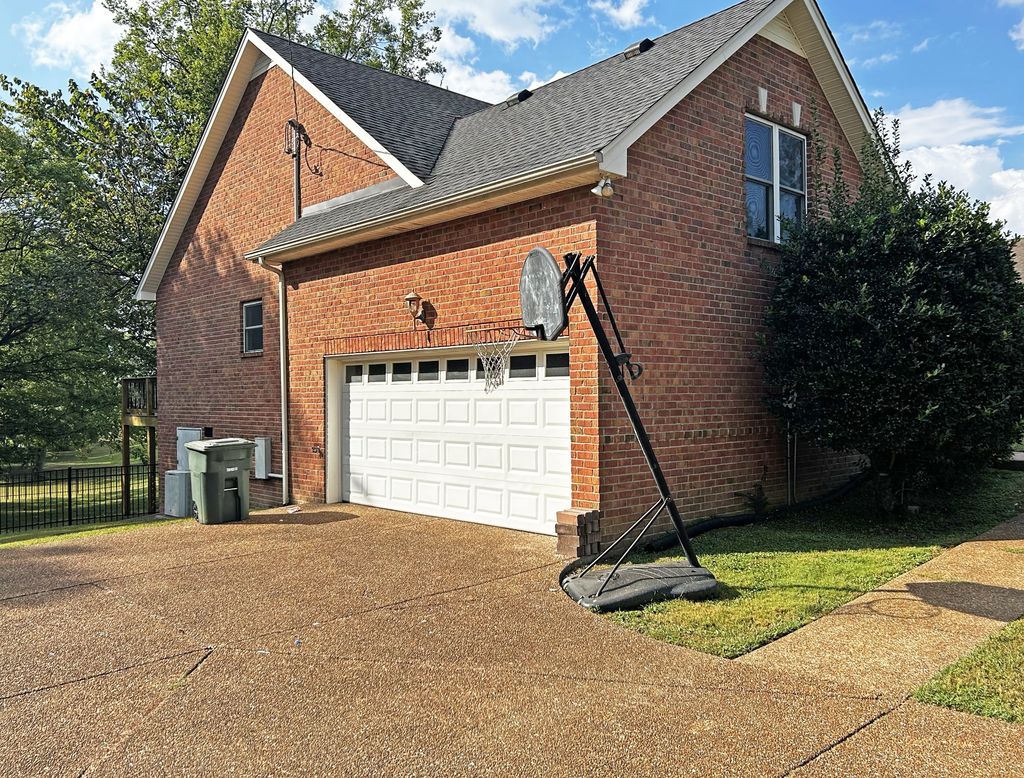 2110 Creek Trl, Goodlettsville