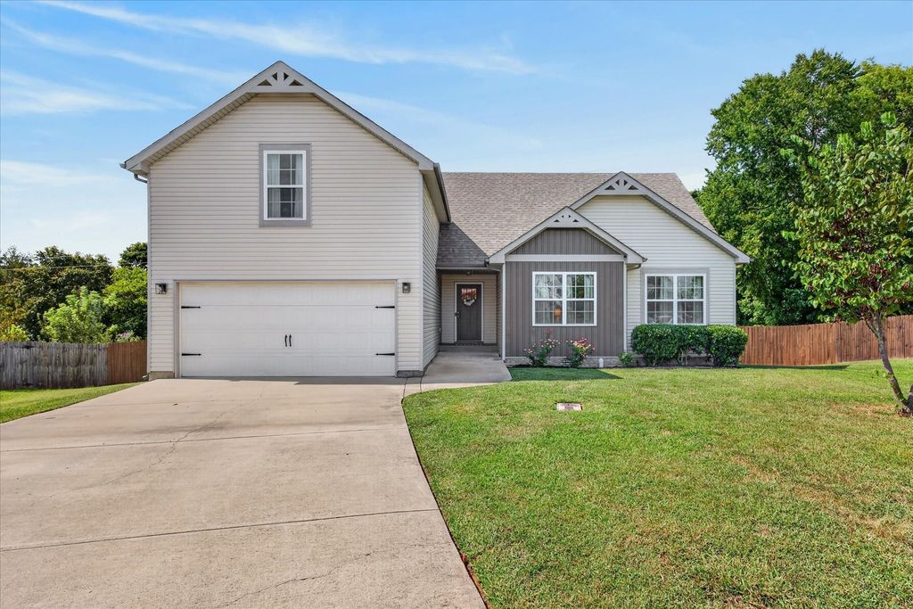 108 Brocket Ct, Clarksville