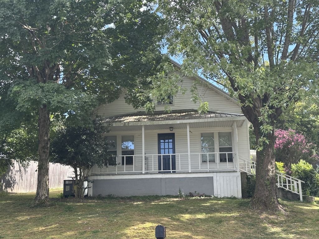 104 Knob Hill Rd, Dover