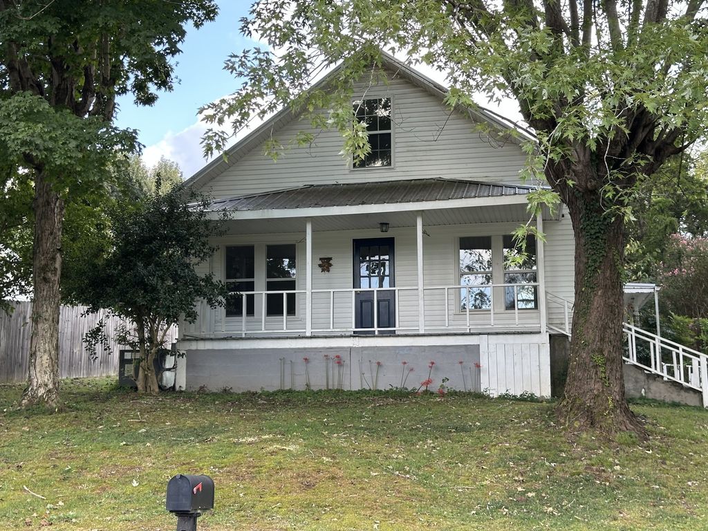 104 Knob Hill Rd, Dover