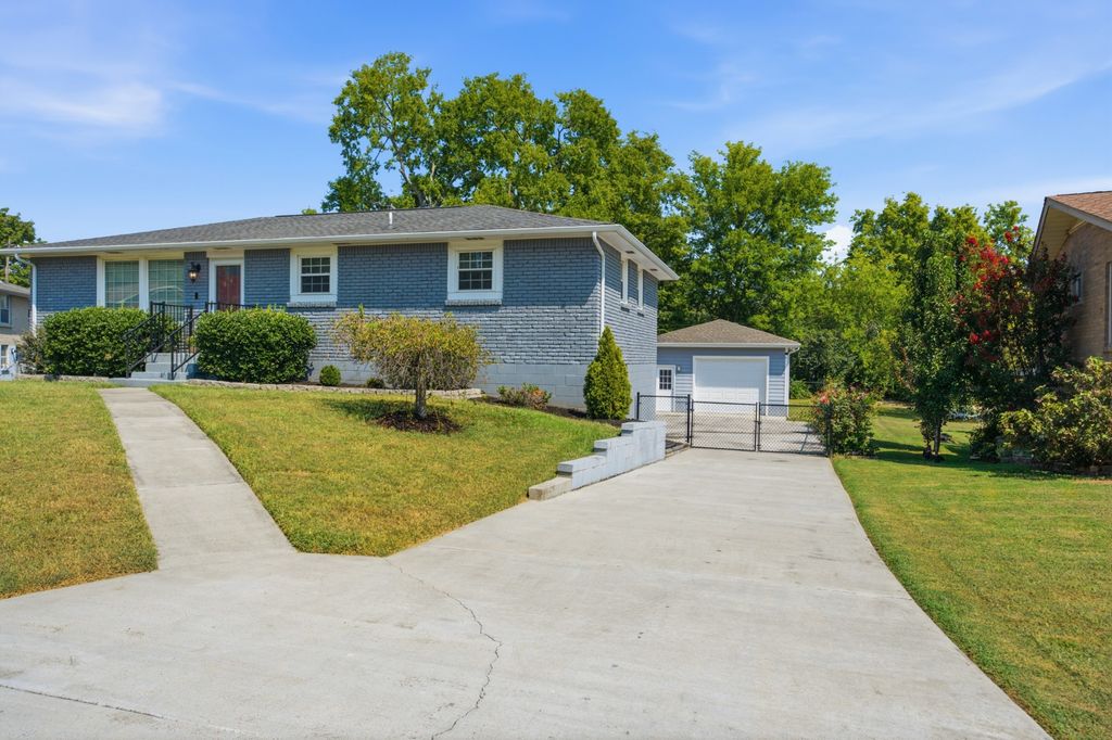 5008 Bonnavista Dr, Hermitage