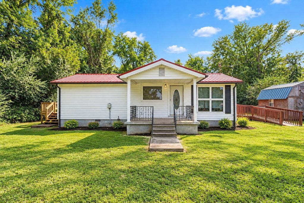 222 College St, Burns