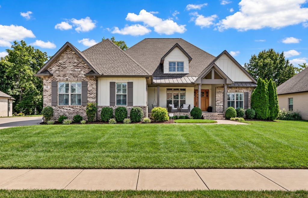 279 Harrowgate Dr, Clarksville