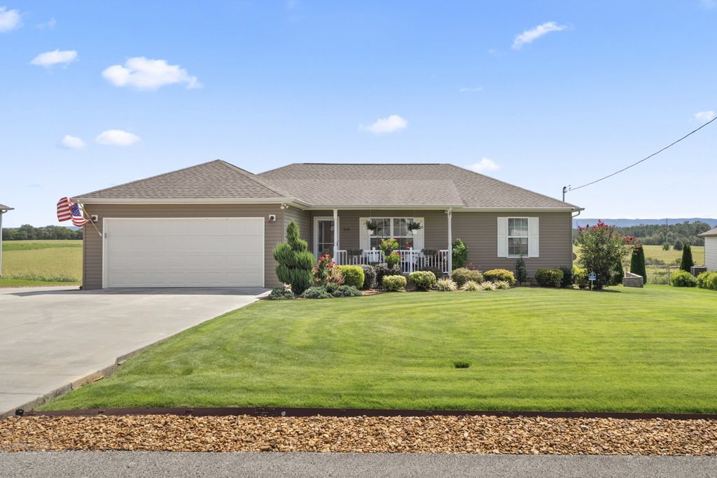 539 Strawberry Dr, Winchester