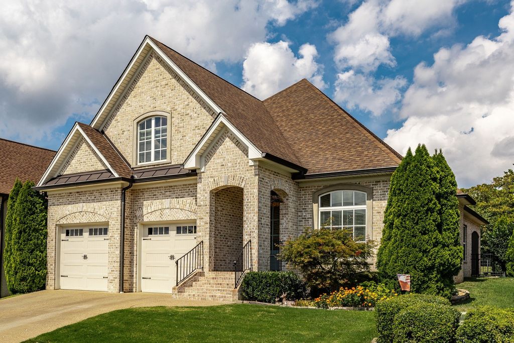1033 Jarman Pvt Ln, Gallatin